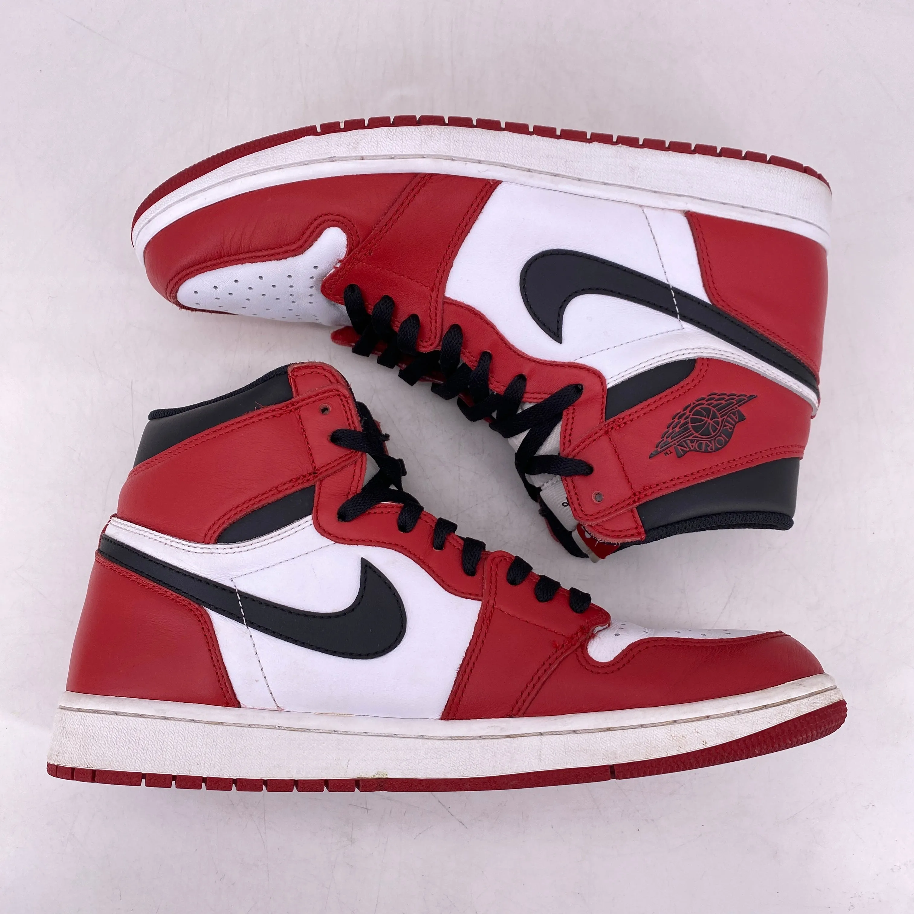 Air Jordan 1 Retro High OG "Chicago" 2015 Used Size 12