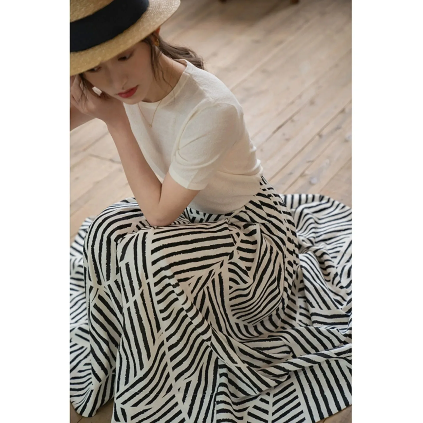 black and white geometric pattern large swing skirt
