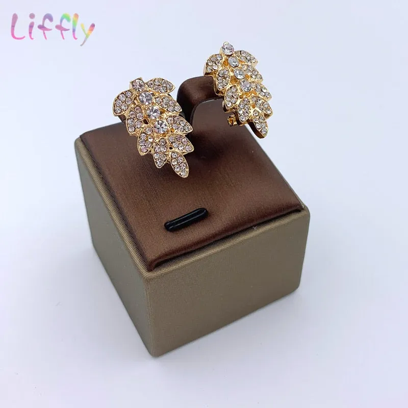 Bridal Jewelry Set with Floral Design and Crystal Accents