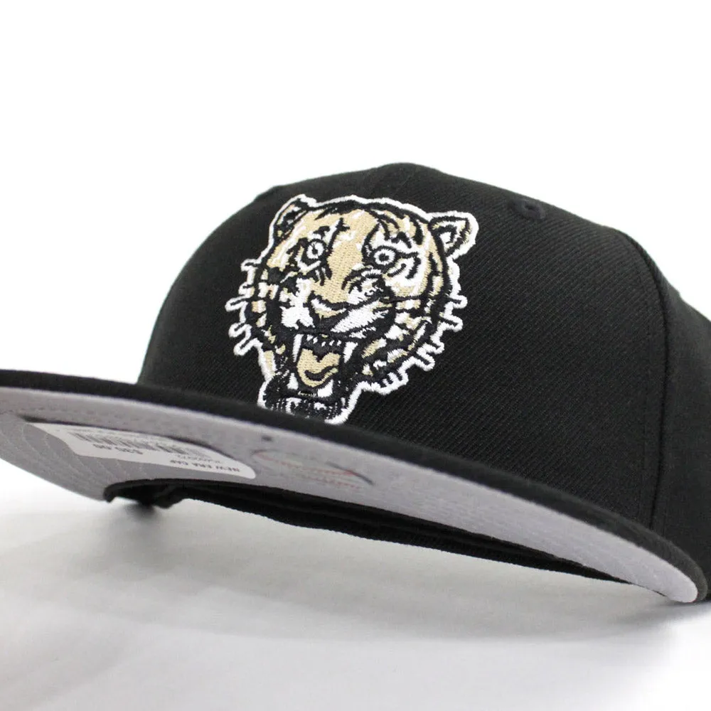 Detroit Tigers New Era 59Fifty Fitted Hat (Air Jordan 4 Wheat Black Gray Under Brim)
