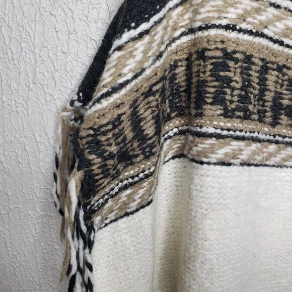 Free People Poncho Labyrinth Knit Acrylic Wool Angora Womens Sz XS S Fringe