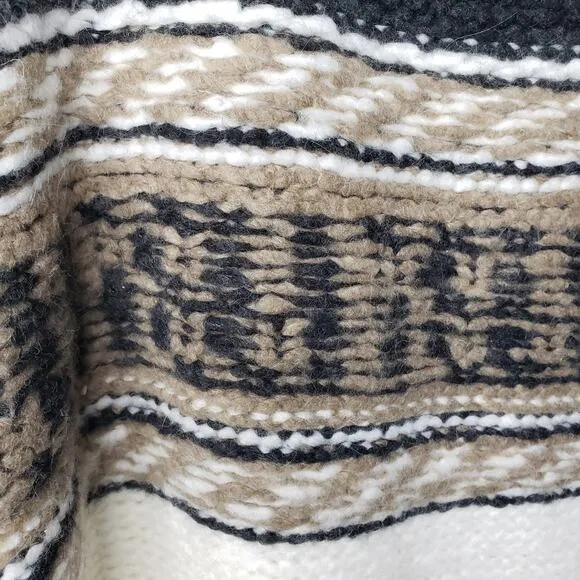Free People Poncho Labyrinth Knit Acrylic Wool Angora Womens Sz XS S Fringe