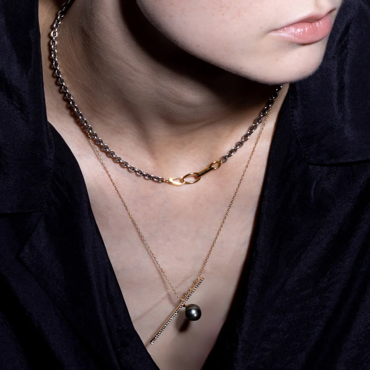 【Made-To-Order】DROSERA  Diamond Tahiti Pearl Long Bar Necklace (Black Ruthenium Plated)