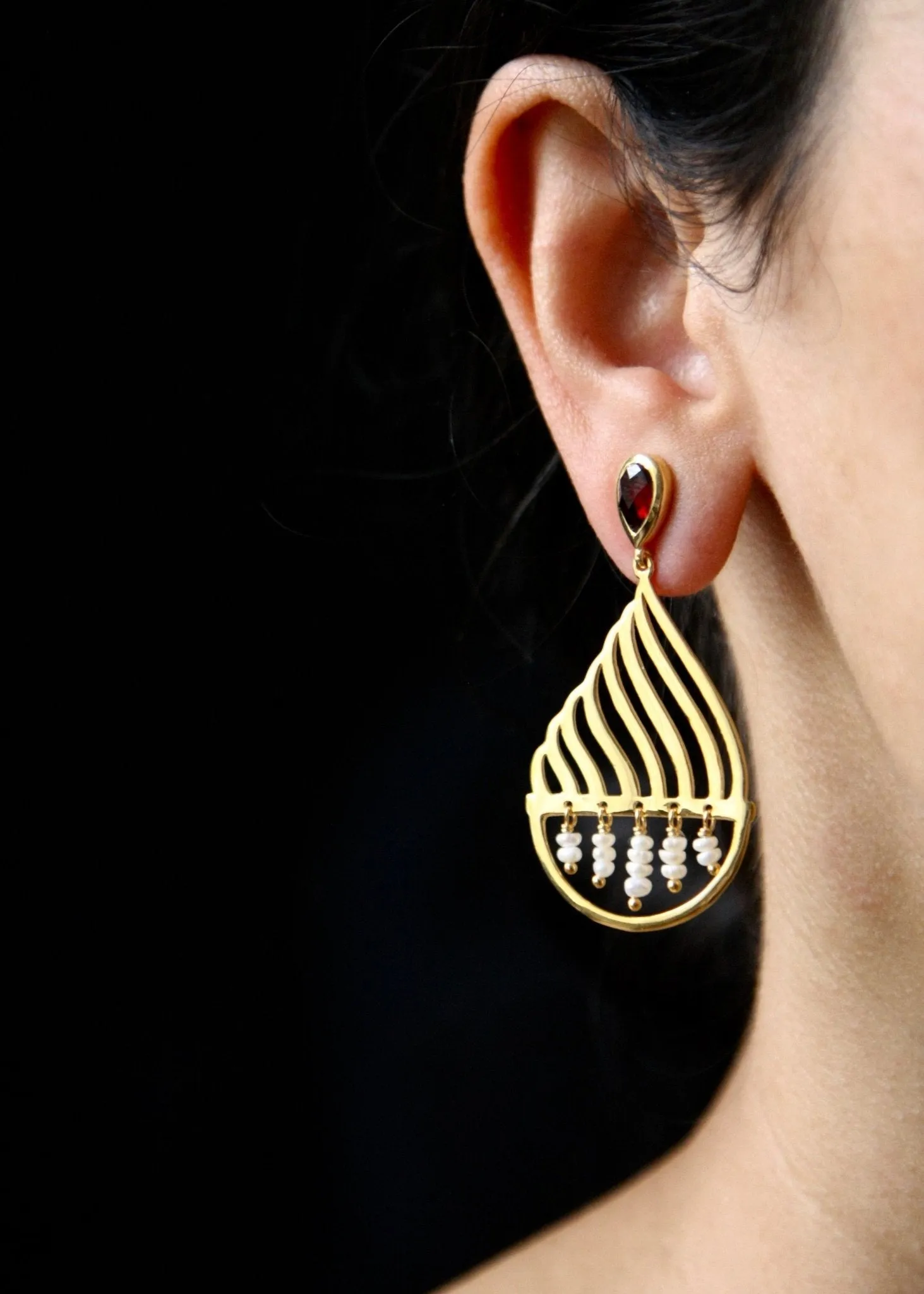 Magical, gold-plated, dancing 'jhalar' pearl earrings