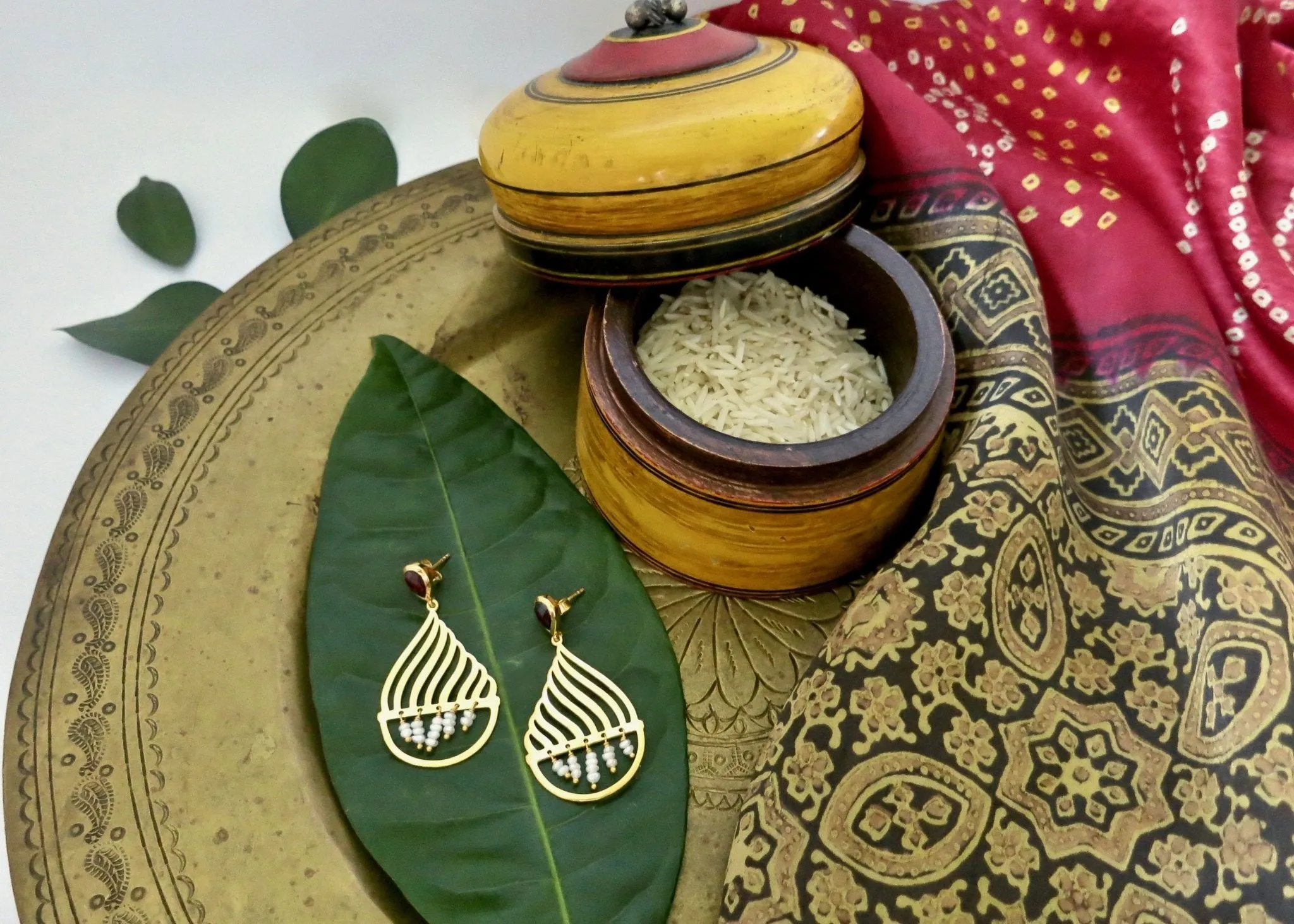 Magical, gold-plated, dancing 'jhalar' pearl earrings