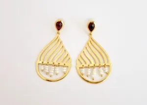 Magical, gold-plated, dancing 'jhalar' pearl earrings