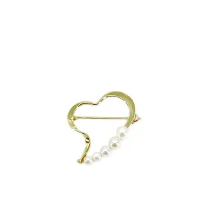 Mid Century Heart Graduated Cultured Akoya Pearl Pin Brooch- 14K Yellow Gold
