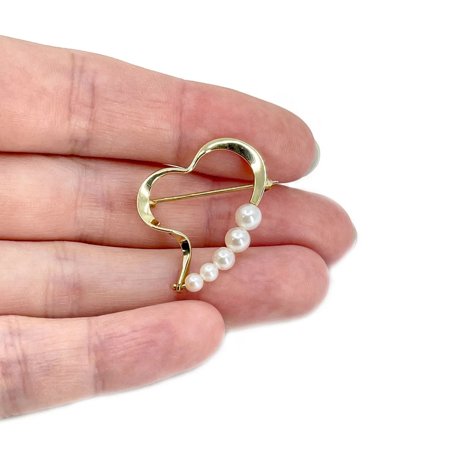 Mid Century Heart Graduated Cultured Akoya Pearl Pin Brooch- 14K Yellow Gold