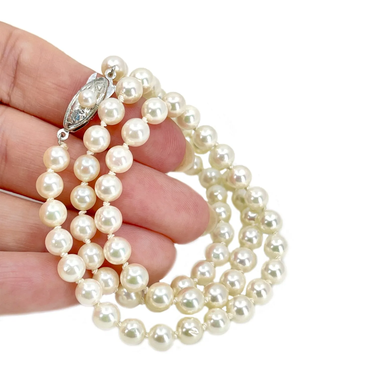 Modernist Vintage Engraved Japanese Saltwater Cultured Akoya Pearl Necklace - Sterling Silver 18.50 Inch