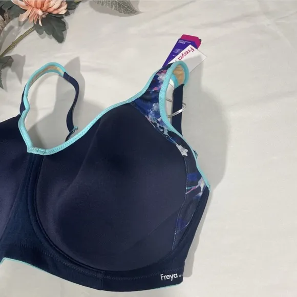 NWT Freya [‎ 32I US ] Sonic Molded Underwire Sports Bra in Nightshade