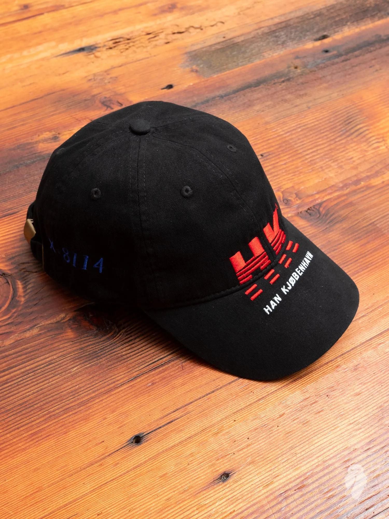 "Han" Artwork Hat in Black