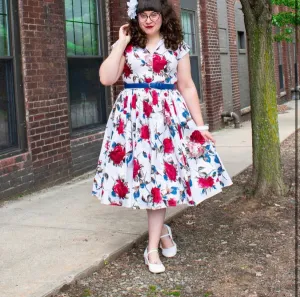 Smitten Kitten Elena in Le Vie En Rose