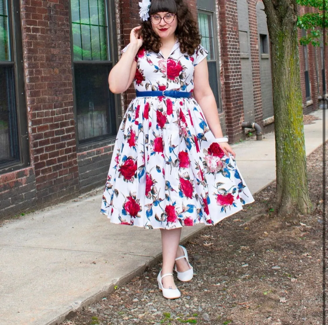 Smitten Kitten Elena in Le Vie En Rose