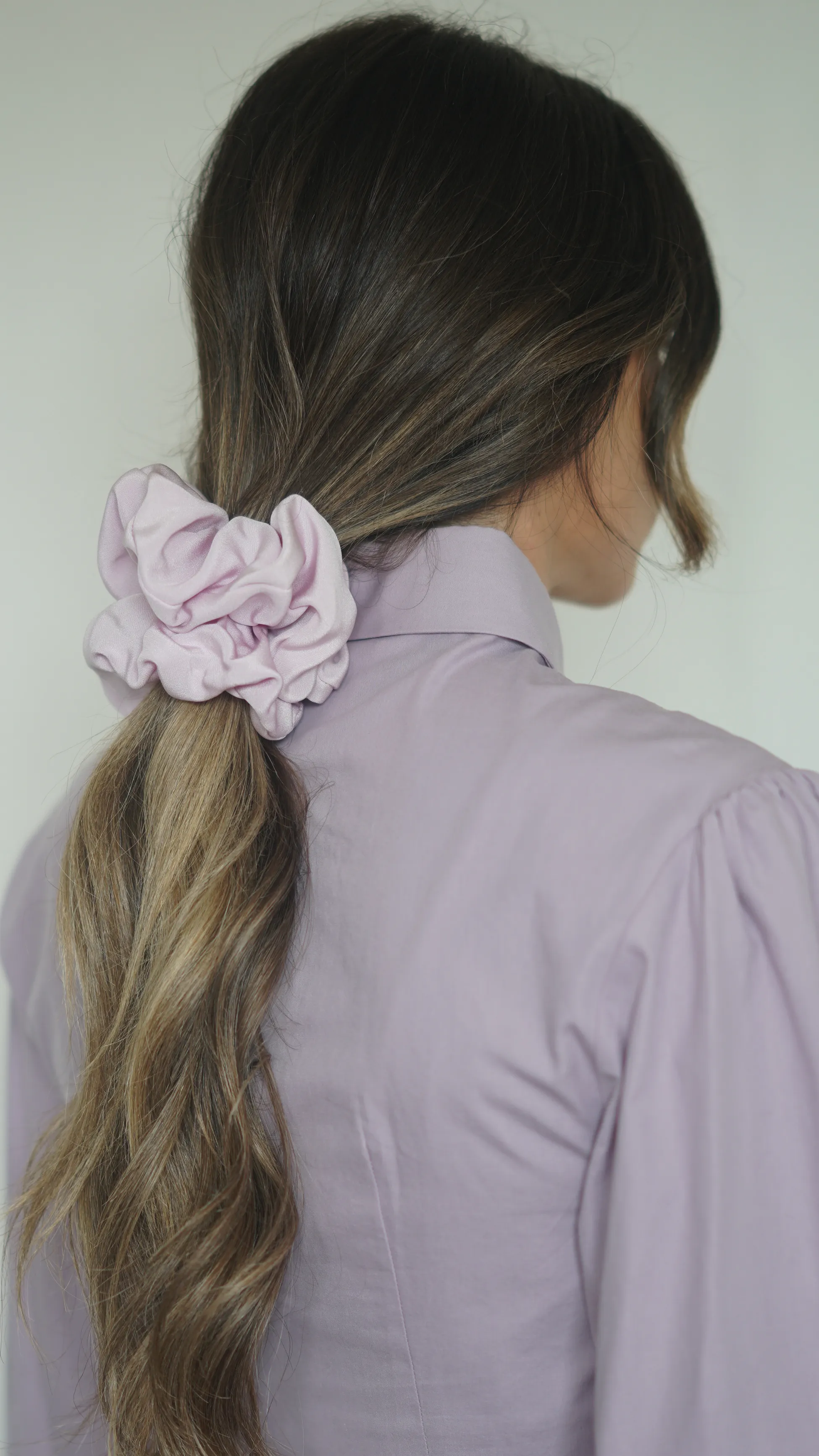 THE ALICE SCRUNCHIE MEDIUM - LAVENDER