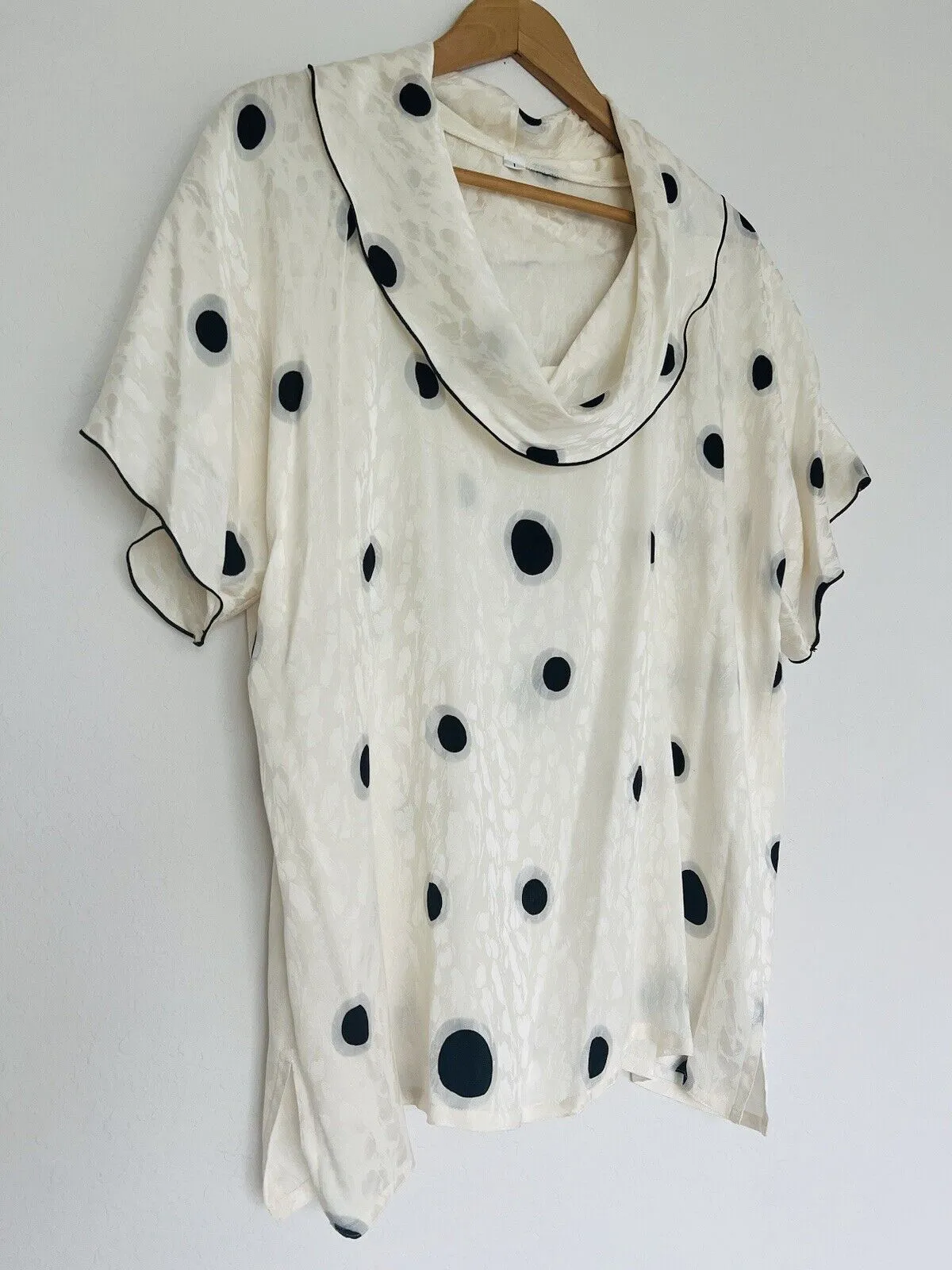UNBRANDED Ivory Spot Black Blouse Sz 1 Cowl Neck Flowy Pullover Short Sleeve