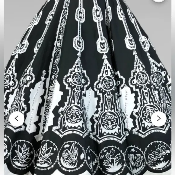 VINTAGE 90s Y2K Retro 50s Black and White Tribal Print Circle Skirt 28&quot; Waist