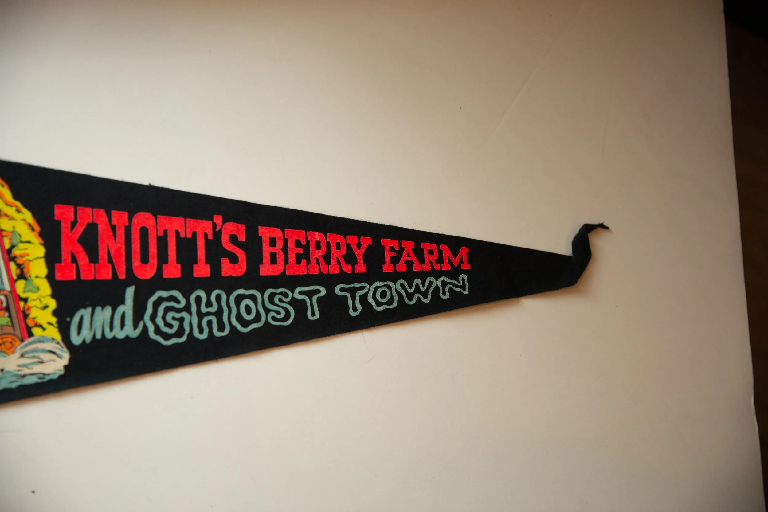 Vintage Knotts Berry Farm and Ghost Town Felt Flag