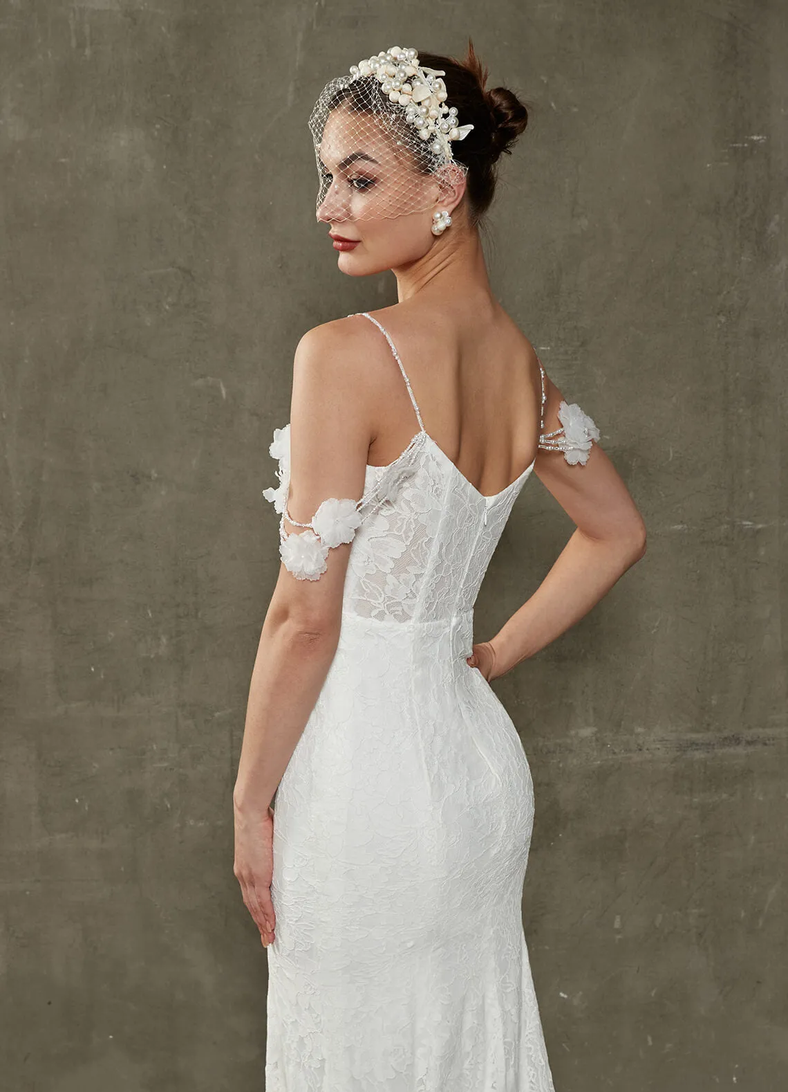 White Convertible Off-Shoulder Lace Mermaid Wedding Dress With Train