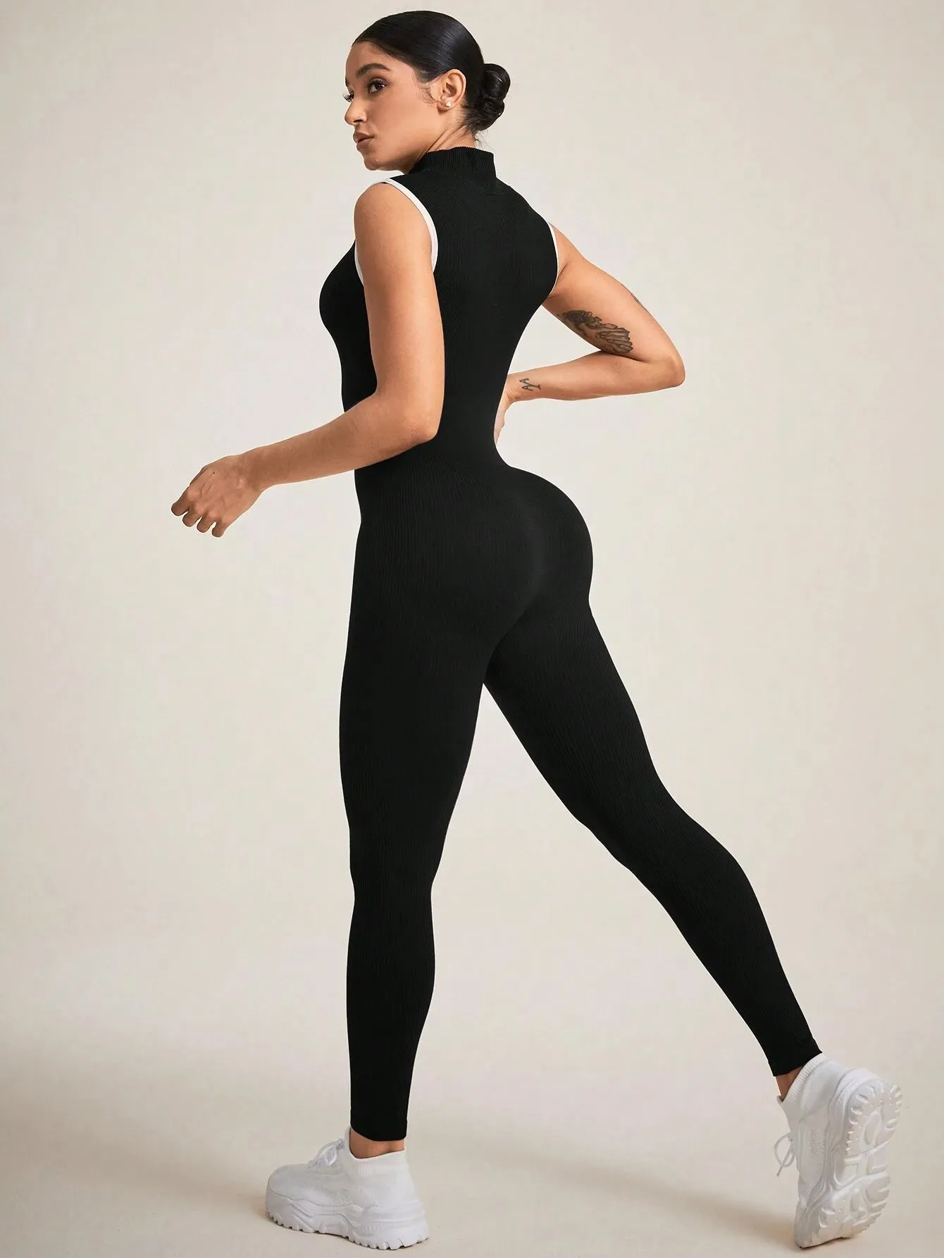 Zipper Closure Sleeveless Sports Jumpsuit – Stylish & Flexible Activewear