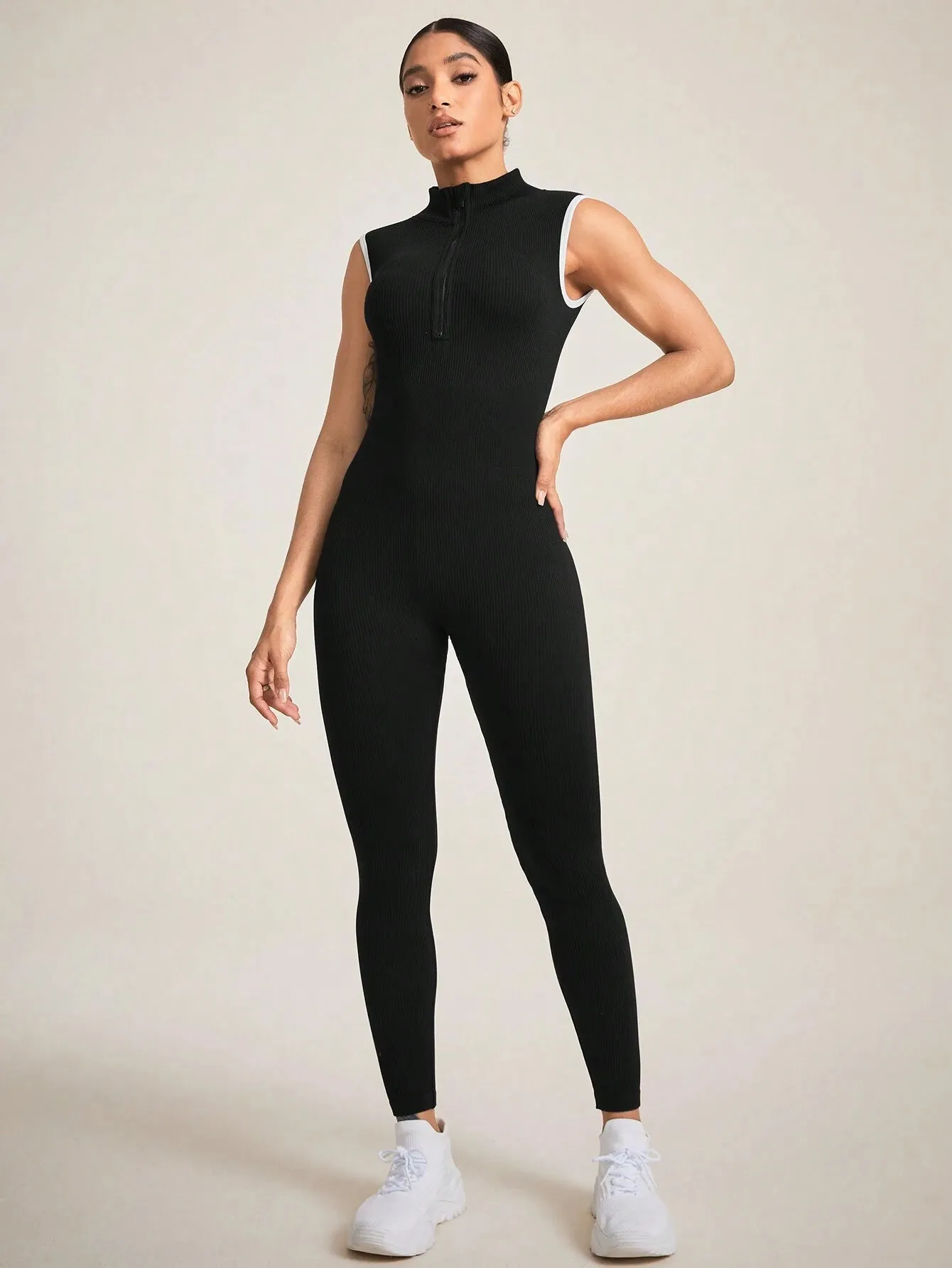 Zipper Closure Sleeveless Sports Jumpsuit – Stylish & Flexible Activewear